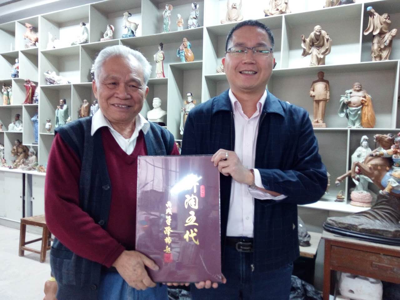 恒力泰恭請劉澤棉大師為60周年廠史題寫書名