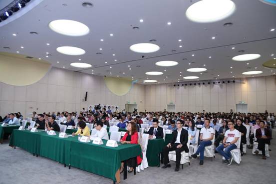 2017“創(chuàng)變未來”中國陶業(yè)首屆轉(zhuǎn)型尖峰論壇圓滿舉行